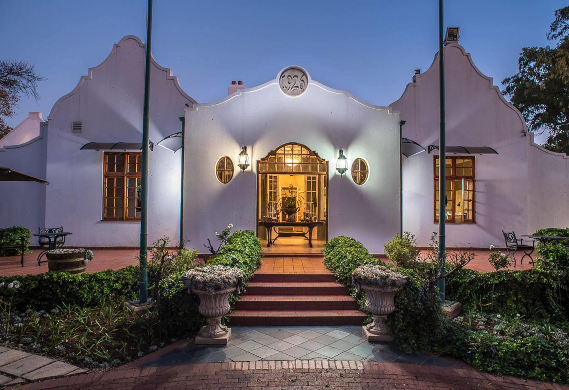 River Meadow Manor Centurion Exterior foto
